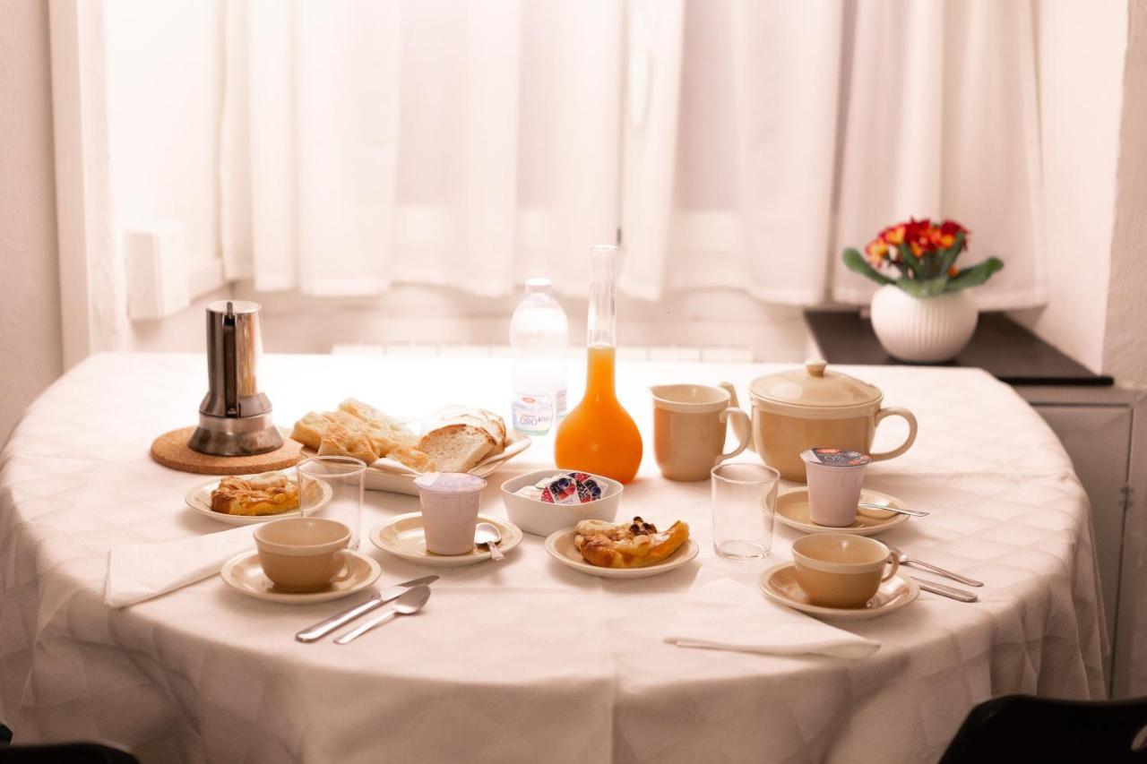 B&B La Casa Del Cuoco - Piccola Camera Con Colazione In Appartamento Condiviso Con L'Host Genova Eksteriør billede